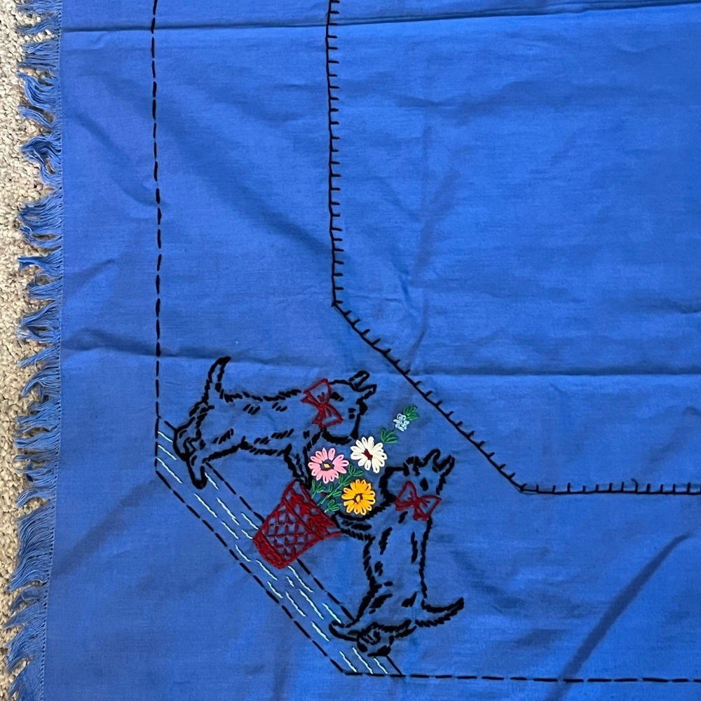 Vintage Scottie Dog Embroidered deep blue Tablecloth with Fringe 33” x 33”. EX - Picture 5 of 8